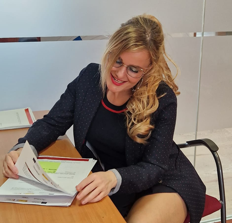 Laura Sanz García - Procuradora de los tribunales